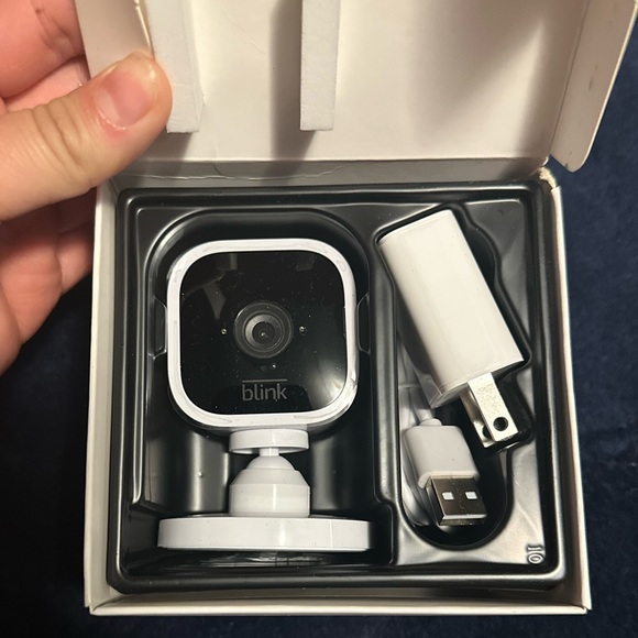 Amazon Cameras, Photo & Video Blink Mini Compact Indoor Plugin